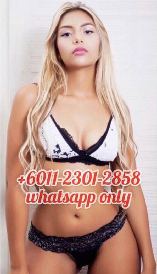 Independent curvy escort Zareen Miskolc