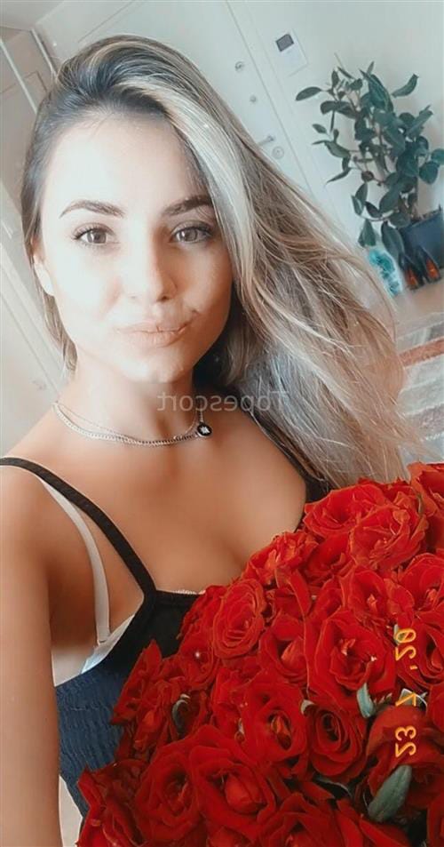 Escort Neema,Veszprém outcall only in hotels